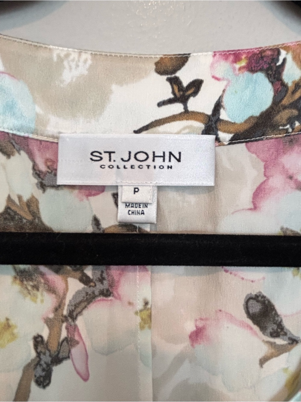 St. John Collection Floral Silk Sleeveless Scoop Neck Top - White, Pink, Blue - Picture 3 of 4